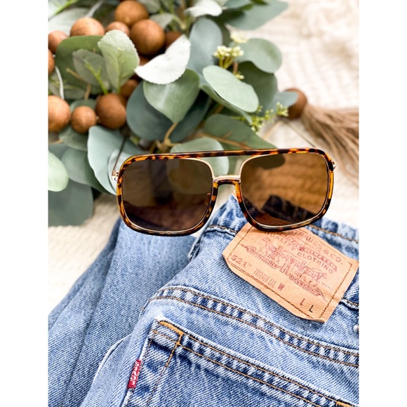 Accessories - Thick Rim Aviators Sunglasses